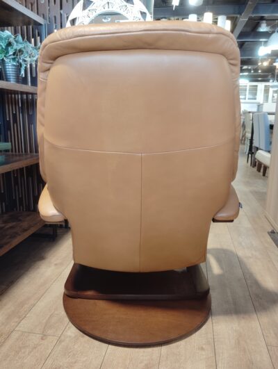 Simmons シモンズ Fjords フィヨルド Cベース ダークチェリー ブラウン系 オットマン付き パーソナルチェア 3