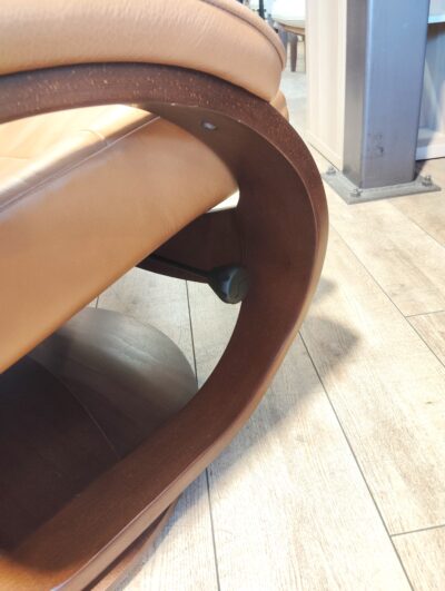 Simmons シモンズ Fjords フィヨルド Cベース ダークチェリー ブラウン系 オットマン付き パーソナルチェア 5