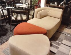 Bo Concept ボーコンセプト OTTAWA オタワ カリム・ラシッド ベージュ オレンジベルベッド 片側ローバック トライアングルスツール ソファセット