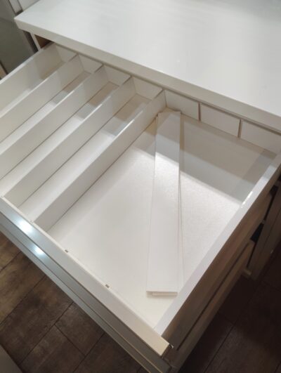 キッチン家具 キッチン収納 幅140㎝ ダストボックススペース ホワイト 鏡面仕上げ 作業台 キッチンカウンター 5