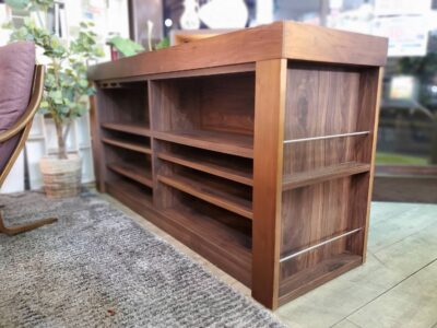 バーカウンター　キッチンカウンター　エントランスカウンター　アイランドカウンター　　対面式カウンター　キッチン収納　マガジンラック　ワイングラスホルダー　グラスハンガー　ミッドセンチュリー　モダン　インダストリアル　カフェ風　　かっこいい　ウォールナット　ブラック　リサイクル　最良市場　天白区　名東区　昭和区　千種区　瑞穂区　緑区　日進市　豊明市　東郷町　買取　出張買取　高価買取　販売　お値打ち　特価　1点物　1点モノ　早い者勝ち　おすすめ　おしゃれ　中古品