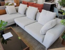 NOYES　ノイエス　3シーターカウチソファ　カウチソファ　3シーター　ワイド3シーター　L字　大型　コーナーソファ　ホワイト系　アイボリー　カバーリング　ボルスタークッション付き　高脚　　独立クッション　ファブリック　布張り　リサイクルショップ　再良市場　天白　名東　昭和　千種　瑞穂　緑　日進　豊明　東郷　おススメ　オススメ お洒落　オシャレ　中古