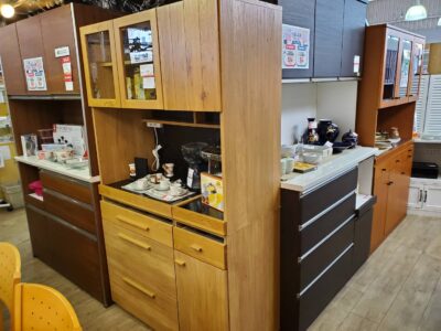 レンジボード　綾野製作所　ニトリ　東馬　tohma　AYANO　SHIGIYAMA　シギヤマ家具　食器棚　キッチンボード　キッチン収納　壁面収納　食器収納　ホワイト　ダークブラウン　ブラウン　ナチュラル　モダン　和モダン　レトロ　インダストリアル　メンズライク　男前　ミッドセンチュリー　アンティーク調　ビンテージ風　大型　コンパクト　省スペース　奥行スリム　多数　リサイクルショップ　再良市場　天白　名東　昭和　千種　瑞穂　緑　日進　豊明　東郷　おススメ　オススメ お洒落　オシャレ　中古