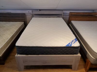 セミダブルベッド　セミダブルサイズ　ベッド　ベッドセット　SDサイズ　SWサイズ　IRIS OHYAMA　アイリスオーヤマ　irisohyama　ポケットコイルマットレス　厚め　ベッドフレーム　グレー系　コンセント付き　小棚付き　棚付き　高脚　リサイクルショップ　再良市場　天白　名東　昭和　千種　瑞穂　緑　日進　豊明　東郷　おススメ　オススメ お洒落　オシャレ　中古