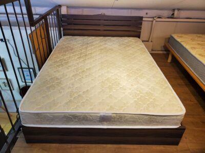 ダブルベッド　ダブルサイズベッド　ダブルサイズ　ベッド　ベッドセット　ウォールナットカラー　ダークブラウン　シンプル　コンセント付き　ロータイプ　ベッドフレーム　　　ボンネルコイルマットレス　ベッドマット　大型　Dサイズ　Wサイズ　リサイクルショップ　再良市場　天白　名東　昭和　千種　瑞穂　緑　日進　豊明　東郷　おススメ　オススメ お洒落　オシャレ　中古