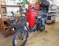 Panasonic　Panasonic×Combi　Combi　パナソニック　コンビ　パナソニック×コンビ　電動アシスト自転車　電動自転車　　マットチャコールブラック　ブラック　ダークグレー　チャイルドシート付　かご付き　Gyutto　ギュット　ギュット・クルームR-DX　コラボモデル　BE-FRD033　2023年発売　高年式　スタピタ2S　クルームリアシート　かろやかスタンド　リサイクルショップ　再良市場　天白　名東　昭和　千種　瑞穂　緑　日進　豊明　東郷　おススメ　オススメ お洒落　オシャレ　中古　美品