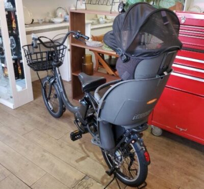 Panasonic　Panasonic&times;Combi　Combi　パナソニック　コンビ　パナソニック&times;コンビ　電動アシスト自転車　電動自転車　　マットチャコールブラック　ブラック　ダークグレー　チャイルドシート付　かご付き　Gyutto　ギュット　ギュット・クルームR-DX　コラボモデル　BE-FRD033　2023年発売　高年式　スタピタ2S　クルームリアシート　かろやかスタンド　
リサイクル　最良市場　天白区　名東区　昭和区　千種区　瑞穂区　緑区　日進市　豊明市　東郷町　買取　出張買取　高価買取　販売　お値打ち　特価　1点物　1点モノ　早い者勝ち　おすすめ　おしゃれ　中古品　中古美品　キレイ