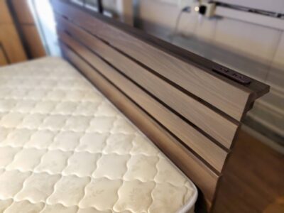 ダブルベッド　ダブルサイズベッド　ダブルサイズ　ベッド　ベッドセット　ウォールナットカラー　ダークブラウン　シンプル　コンセント付き　ロータイプ　ベッドフレーム　　　ボンネルコイルマットレス　ベッドマット　大型　Dサイズ　Wサイズ　リサイクル　最良市場　天白区　名東区　昭和区　千種区　瑞穂区　緑区　日進市　豊明市　東郷町　買取　出張買取　高価買取　販売　お値打ち　特価　1点物　1点モノ　早い者勝ち　おすすめ　おしゃれ　中古品