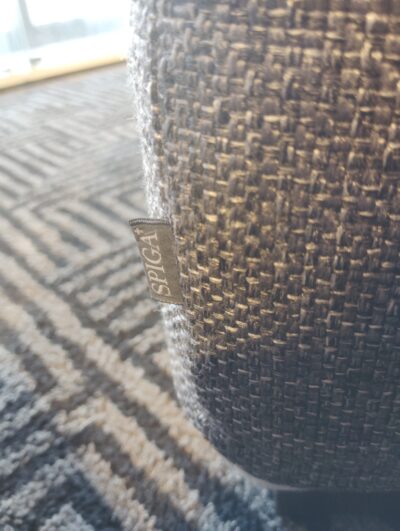 SPIGA スピガ FOXXYⅡ ホクシー2 木製脚 ファブリック グレー系 3人掛け 片側アーム オットマン付き 片肘カウチソファ 5