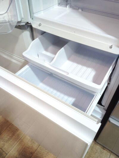 vSHARP 2022年製 SJ-GE35H-W ピュアホワイト プラズマクラスター どっちもドア ガラストップ 350L 3ドア 冷蔵庫 3