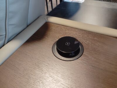 NITORI Nビリーバ USBポート ワイヤレス充電 収納ユニット付き ベージュ 本革 電動リクライニングソファ 4