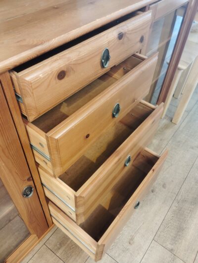 IKEA LEKSVIK アンティーク調 カントリー パイン材 鍵付き 北欧 幅141㎝ サイドボード 5