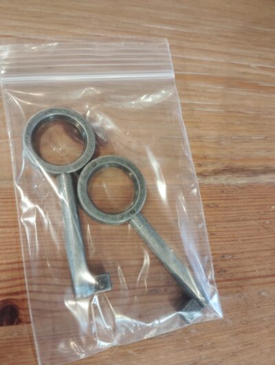 IKEA LEKSVIK アンティーク調 カントリー パイン材 鍵付き 北欧 幅141㎝ サイドボード 7