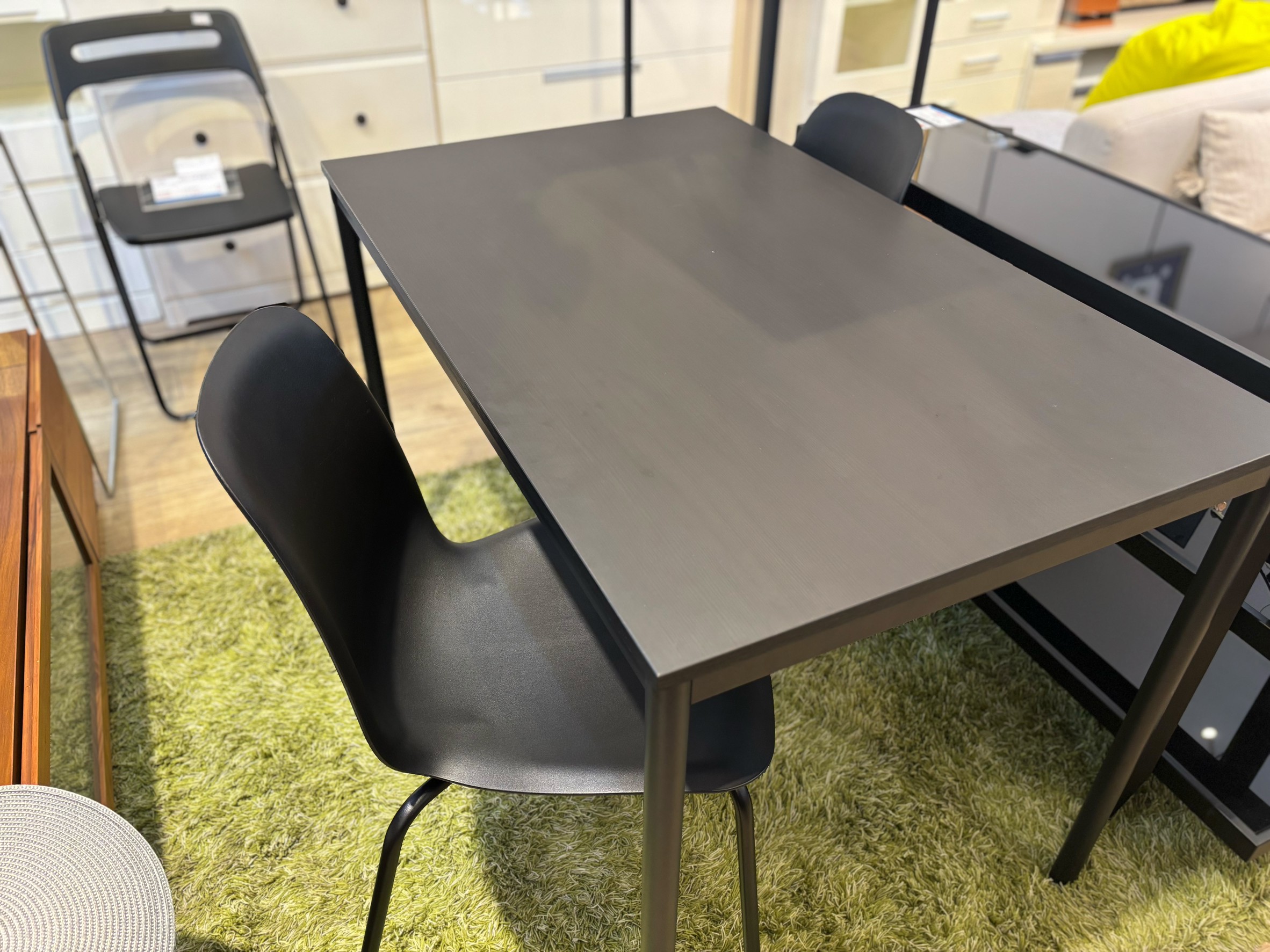 取りに来れる方限定！IKEAのダイニング3点セット！ ダイニング3点セット IKEA / イケア ブラック ホワイト天板 引き出し
