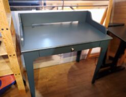 デスク　IKEA　イケア　LOMMARP　ロマルプ　作業台　机　学習机　PCデスク　パソコンデスク　ダークブルーグリーン　ダークブルー　ダークグリーン　深緑　シック　アンティーク調　ヴィンテージ風　レトロ　モダン　　北欧　インダストリアル　リサイクルショップ　再良市場　天白　名東　昭和　千種　瑞穂　緑　日進　豊明　東郷　おススメ　オススメ お洒落　オシャレ　中古