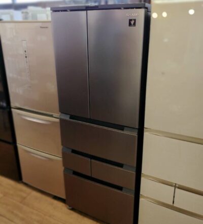 SHARP　シャープ　429L　5ドア　冷蔵庫　冷凍冷蔵庫　2023年製　SJ-MF43K　ラスティックダークメタル　ガンメタ　ダークグレー　ダークシルバー　フレンチドア　観音開き　両開き　プラズマクラスター　奥行薄型　奥行スリム　大容量フリーザー　ロースタイル設計　大容量　うるおいチルド　大型冷蔵庫　リサイクルショップ　再良市場　天白　名東　昭和　千種　瑞穂　緑　日進　豊明　東郷　おススメ　オススメ お洒落　オシャレ　中