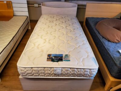 シングルベッド　シングルサイズベッド　Sサイズ　ベッド　ベッドセット　dreambed　ドリームベッド　収納付き　引き出し収納付き　ベッドフレーム　照明付き　コンセント付き　ホワイト　アイボリー　ベージュ　木目　Francebed　フランスベッド　ベッドマット　マットレス　高密度連続マットレス　リサイクルショップ　再良市場　天白　名東　昭和　千種　瑞穂　緑　日進　豊明　東郷　おススメ　オススメ お洒落　オシャレ　中古