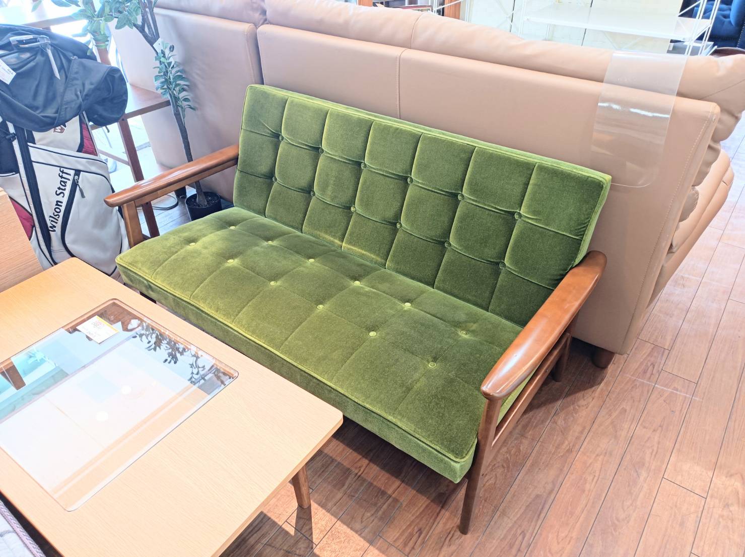 【取引中】 karimokuカリモク 60 Kチェア 2シーター 美品 Karimoku カリモク60 Kチェア モケッグリーン 2シーター 買い取りまし