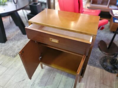 karimoku　カリモク家具　カリモク60+　カリモクロクマルプラス　ロクマルプラス　キャビネット　ロータイプ　E36257　高脚　上げ脚　ムテニエ　突板　窓下　窓辺　アンティーク調　和モダン　レトロ　リビング収納　キッチン収納　サイドボード　コンパクト　ウォールナットカラー　　リサイクル　最良市場　天白区　名東区　昭和区　千種区　瑞穂区　緑区　日進市　豊明市　東郷町　買取　出張買取　高価買取　販売　お値打ち　特価　1点物　1点モノ　早い者勝ち　おすすめ　おしゃれ　中古品