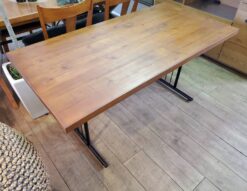 CRASH GATE　CrashGate　クラッシュゲート　Knot antiques　ノットアンティークス　GRIDⅡ　GRITⅡ　グリッド2　グリット2　ダイニングテーブル　リビングダイニングテーブル　LDテーブル　テーブル　ロータイプ　古材　アイアン脚　ブラックアイアン　異素材ミックス　異素材MIX　インダストリアル　男前　メンズライク　無骨　カフェ風　ヴィンテージ風　ビンテージ風　あめ色　リサイクルショップ　再良市場　天白　名東　昭和　千種　瑞穂　緑　日進　豊明　東郷　おススメ　オススメ お洒落　オシャレ　中古