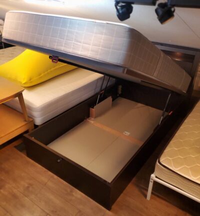 跳ね上げ式　セミダブルベッド　跳ね上げ式ベッド　セミダブルサイズ　ベッドセット　照明付き　コンセント付き　収納付き　大容量収納　タテ開き　縦開き　モダン　スタイリッシュ　リサイクル　最良市場　天白区　名東区　昭和区　千種区　瑞穂区　緑区　日進市　豊明市　東郷町　買取　出張買取　高価買取　販売　お値打ち　特価　1点物　1点モノ　早い者勝ち　おすすめ　おしゃれ　中古品