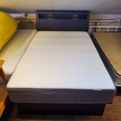 跳ね上げ式　セミダブルベッド　跳ね上げ式ベッド　セミダブルサイズ　ベッドセット　照明付き　コンセント付き　収納付き　大容量収納　タテ開き　縦開き　モダン　スタイリッシュ　リサイクルショップ　再良市場　天白　名東　昭和　千種　瑞穂　緑　日進　豊明　東郷　おススメ　オススメ お洒落　オシャレ　中古