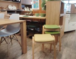 秋田木工 AA-FC202 イエロー ライトグリーン 軽量 スタッキング可能 スタッキングスツール