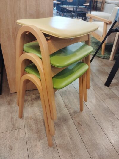 秋田木工 AA-FC202 イエロー ライトグリーン 軽量 スタッキング可能 スタッキングスツール 4