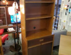 karimoku　カリモク家具　　カリモク60+　ロクマルプラス　オープントップキャビネット　オープンキャビネット　E36255　ウォールナットカラー　キッチンボード　レンジ台　オープン棚　本棚　ブックシェルフ　飾り棚　オープン棚　高脚　上げ脚　アンティーク調　和モダン　レトロ　リビング収納　キッチン収納　コンパクト　省スペース　リサイクルショップ　再良市場　天白　名東　昭和　千種　瑞穂　緑　日進　豊明　東郷　おススメ　オススメ お洒落　オシャレ　中古