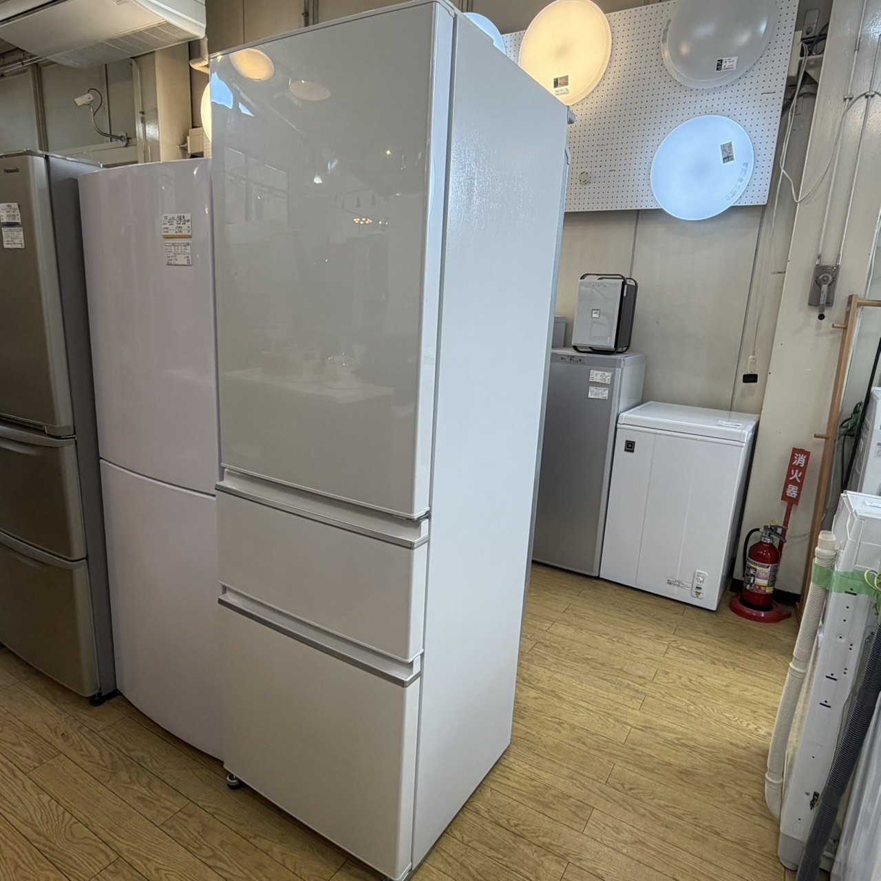三菱 冷蔵庫 HR-CX37D-W 中古品 365L 2019年※正面上部ヘコミあり 三菱 冷蔵庫 HR-CX37D-W 中古品 365L 2019年※正面上部ヘコミあり