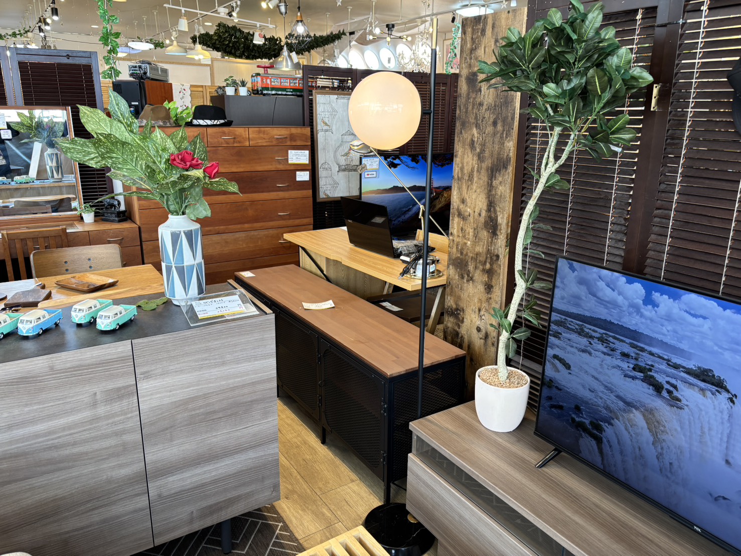 ライト・照明 IDC 大塚家具 /4灯フロアランプ 木製フロアスタンド