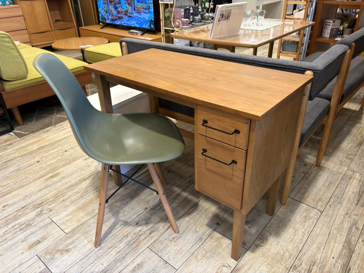 中古品】 デスク＆チェアセット ビンテージ風デザイン 北欧風 引き出し