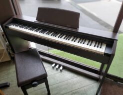 CASIO　カシオ　Privia　プリビア　電子ピアノ　デジタルピアノ　2020年製　PX-770　ブラウン　ダークブラウン　ウッド調　88鍵盤　ペダル付き　スタンド一体型　ペダル一体型　デュエット機能　象牙調　黒檀調鍵盤　高低自在椅子付き　椅子付き　レッスン用　練習用　リサイクルショップ　再良市場　天白　名東　昭和　千種　瑞穂　緑　日進　豊明　東郷　おススメ　オススメ お洒落　オシャレ　中古