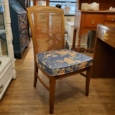 karimoku　カリモク　domani　ドマーニ　Morganton　モーガントン　ダイニングチェア　チェア　椅子　籐椅子　足らん　国産家具　キャビンファニチャー　アームレスチェア　レトロ　アンティーク　ビンテージ　ヴィンテージ　リサイクルショップ　再良市場　天白　名東　昭和　千種　瑞穂　緑　日進　豊明　東郷　おススメ　オススメ お洒落　オシャレ　中古