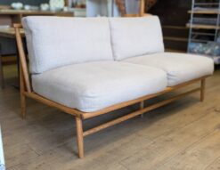 MOMO NATURAL　モモナチュラル　CLOUD　SOFA　2P　クラウドソファ　クラウド　ソファ　2シーターソファ　2人掛け　2人用　アームレス　オーク材　無垢材　オーク無垢材　木製フレーム　スポークデザイン　格子デザイン　羽毛　カバーリング　ファブリック　オイル仕上げ　ふわふわ　雲の上MOMO NATURAL　モモナチュラル　CLOUD　SOFA　2P　クラウドソファ　クラウド　ソファ　2シーターソファ　2人掛け　2人用　アームレス　オーク材　無垢材　オーク無垢材　木製フレーム　スポークデザイン　格子デザイン　羽毛　カバーリング　ファブリック　オイル仕上げ　ふわふわ　雲の上　リサイクルショップ　再良市場　天白　名東　昭和　千種　瑞穂　緑　日進　豊明　東郷　おススメ　オススメ お洒落　オシャレ　中古　美品