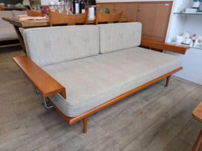 ACME FURNITURE アクメファニチャー CARDIFF カーディフ ソファ 2.5シーター 2.5人掛け ワイド2シーター 2人掛け 3人掛け 3シーター ソファ デイベッド アメリカンヴィンテージ アメリカンビンテージ 西海岸 ブルックリン アンティークスタイル レトロ ロ^スタイル ファブリック カバーリング リサイクルショップ 再良市場 天白 名東 昭和 千種 瑞穂 緑 日進 豊明 東郷 おススメ オススメ お洒落 オシャレ 中古