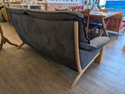 karimoku カリモク家具 カリモク UU49モデル 2.5シーターソファ 2.5シーター 2.5人掛け 2人掛け ワイド2シーター ソファ 長椅子 2人掛け椅子ロング 布張り ファブリック モダン レトロ 和モダン ナチュラル プルートダークグリーン ハイバックソファ リサイクル 最良市場 天白区 名東区 昭和区 千種区 瑞穂区 緑区 日進市 豊明市 東郷町 買取 出張買取 高価買取 販売 お値打ち 特価 1点物 1点モノ 早い者勝ち おすすめ おしゃれ 中古品