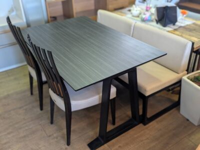 karimoku カリモク カリモク家具 ベンチダイニング4点セット ベンチダイニング ダイニングセット ダイニング4点セット 4人掛け 4人用 低め ソファダイニング 食卓テーブル ダイニングテーブル ダイニングチェア ベンチ ソファベンチ ダークグレー グレー系 アーバンブラック メラミン化粧板 メラミン素材 メラミン天板 格子デザイン モダン 和モダン CS63 CA39 DA4980 高級 ダイニング リビングダイニング リサイクルショップ 再良市場 天白 名東 昭和 千種 瑞穂 緑 日進 豊明 東郷 おススメ オススメ お洒落 オシャレ 中古