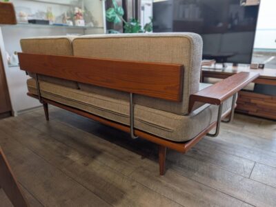 ACME FURNITURE アクメファニチャー CARDIFF カーディフ ソファ 2.5シーター 2.5人掛け ワイド2シーター 2人掛け 3人掛け 3シーター ソファ デイベッド アメリカンヴィンテージ アメリカンビンテージ 西海岸 ブルックリン アンティークスタイル レトロ ロ^スタイル ファブリック カバーリング リサイクル 最良市場 天白区 名東区 昭和区 千種区 瑞穂区 緑区 日進市 豊明市 東郷町 買取 出張買取 高価買取 販売 お値打ち 特価 1点物 1点モノ 早い者勝ち おすすめ おしゃれ 中古品