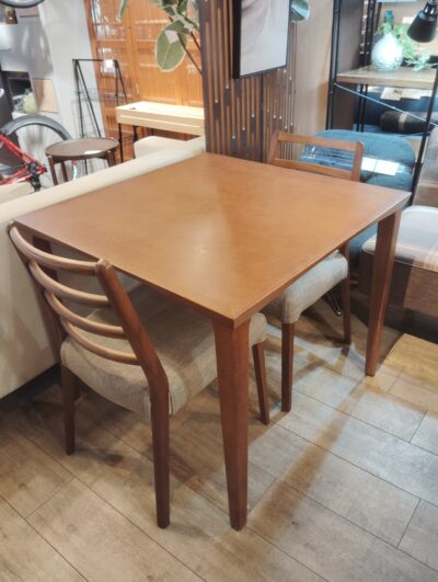 大塚家具(IDC大塚)取り扱い 秋田木工 N-T005 正方形 W85 シネマ2A ダイニング3点セット 1