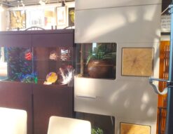 リビング収納家具 木目アクセント グレー 飾り棚 ブックシェルフ キャビネット