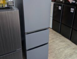 Haier　ハイアール　286L　3ドア　冷蔵庫　冷凍冷蔵庫　2026年製　高年式　極美品　JR-CV29C　右開き　片開き　スリムボディ　マットグレー　グレーカラー　大容量野菜室　真ん中野菜室　ボトルコーナー　フレッシュルーム　チルド切り替え　Wドアポケット　スタイリッシュデザイン　リサイクルショップ　再良市場　天白　名東　昭和　千種　瑞穂　緑　日進　豊明　東郷　おススメ　オススメ お洒落　オシャレ　中古　美品
