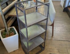 AnotherLife　アナザーライフ　IRON MESH RACK　IronMeshRack　アイアンメッシュラック　アイアンラック　アイアンシェルフ　AllMetalShelf　オールメタルシェルフ　インダストリアル　鉄製棚　　コレクションケース　ガレージ　男前　飾り棚　メンズライク　無骨　アンティーク風　