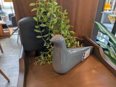 モデルルーム展示品 モデルルーム品 展示品 インテリア雑貨 Vitra ヴィトラ ビトラ オブジェ 鳥の置物 フラワーベース フェイクグリーン リサイクルショップ 再良市場 天白 名東 昭和 千種 瑞穂 緑 日進 豊明 東郷 おススメ オススメ お洒落 オシャレ 美品