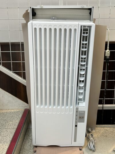 Haier_window_air_conditioner_CWH-A1823R_1