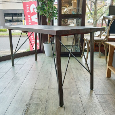 JOURNALSTANDARDFURNITURE_CHINON_TABLE_3