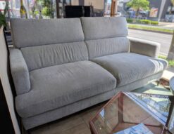 3シーター　3人掛け　2.5シーター　2.5人掛け　ワイド2シーター　ソファ　可動式ヘッドレスト　NITORI　ニトリ　サザーラ　ハイバック　ローバック　アイアン脚　ブラックアイアン　8段階調節　リサイクルショップ　再良市場　天白　名東　昭和　千種　瑞穂　緑　日進　豊明　東郷　おススメ　オススメ お洒落　オシャレ　中古