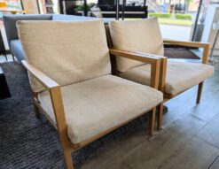 Ritzewll　リッツウェル　BLAVA　ブラヴァ　EasyChair　イージーチェア　パーソナルチェア　ラウンジチェア　　1人掛けチェア　ナチュラル　モダン　和モダン　レトロ　厚革ベルト　シンプル　カフェ風　古民家風　洋風　和風　ファブリック　布張り　あー売チェア　デザイナーズ家具　ブランド家具　ナラ材　アトリエD.Q.　リビングチェア　リサイクルショップ　再良市場　天白　名東　昭和　千種　瑞穂　緑　日進　豊明　東郷　おススメ　オススメ お洒落　オシャレ　中古