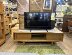 クラッシュゲート　オスロ　リビングボード　 テレビ台　買取しました。