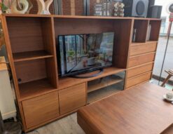 MUJI　無印良品　リビングボード　テレビボード　テレビ台　スタッキングキャビネット　ウォールナットカラー　ウォルナットカラー　ダークブラウン　木目　大型　ロータイプ　低め　大容量収納　50インチ　リサイクルショップ　再良市場　天白　名東　昭和　千種　瑞穂　緑　日進　豊明　東郷　おススメ　オススメ お洒落　オシャレ　中古